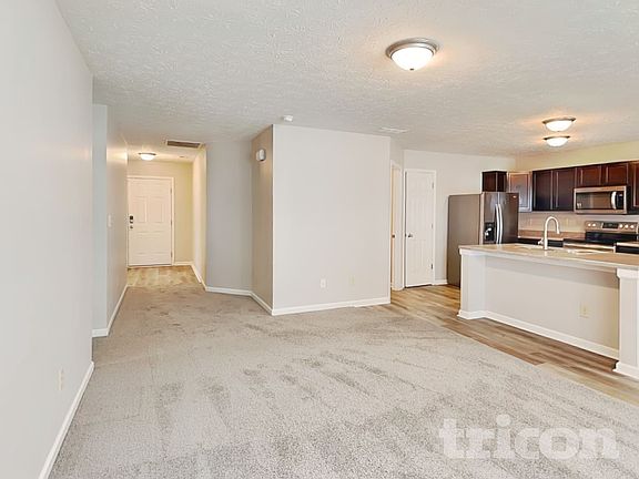 3rd image of 1806 Twelve Oaks Dr