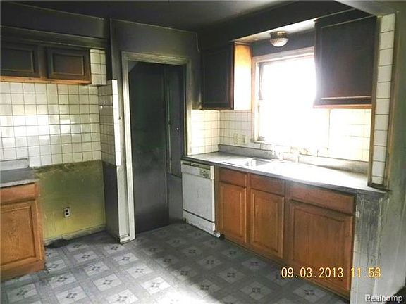 3rd image of 8856 Westwood St