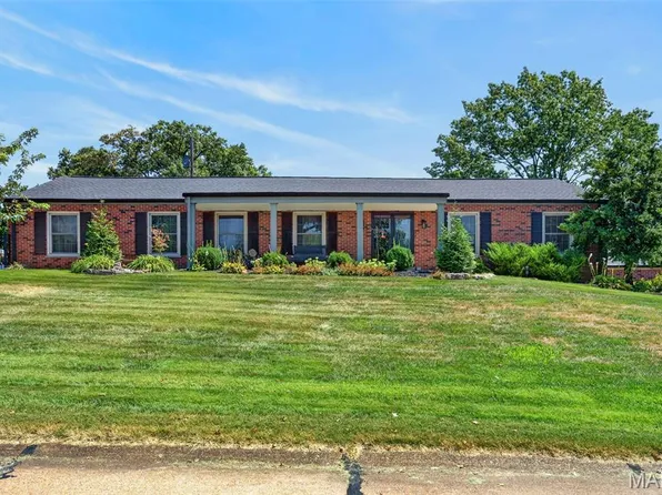 10636 Rebecca Dr, Saint Louis, MO 63128