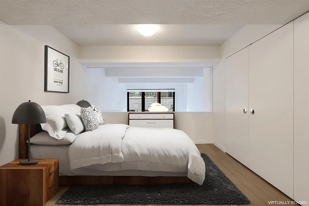 421 Hudson Street — Photo 4
