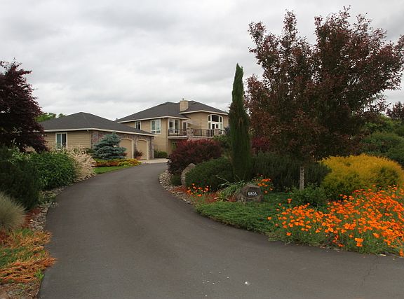 Lower circular driveway