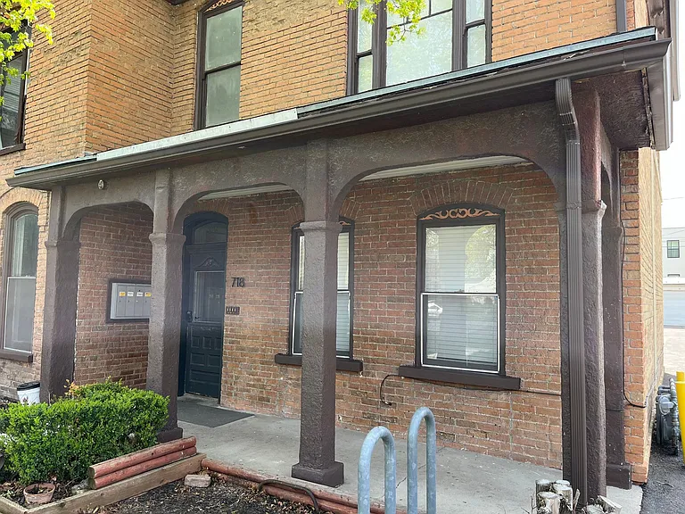 Council Crest Apartments — Photo 14