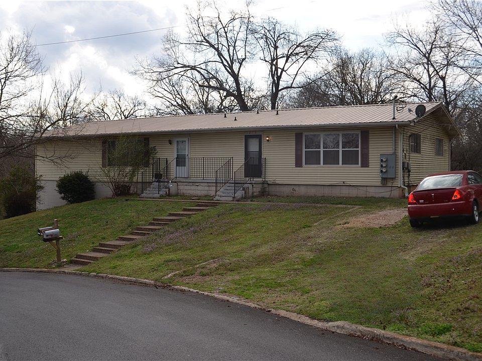 1st image of 1210 Vista Dr