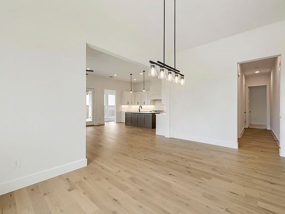 5th image of 3316 Maidenhair Ln