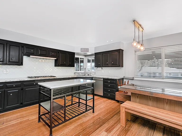 4871 Beacon Hill Dr — Photo 10