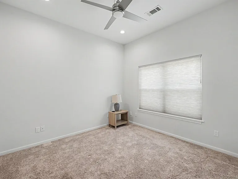 60 La Jolla Cir — Photo 11