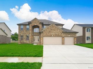 53913 Andrew Dr, Chesterfield, MI 48051