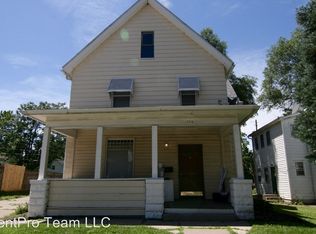 726 17th St APT 1, Rock Island, IL