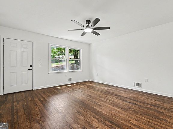 5th image of 3166 Lindmoor Dr