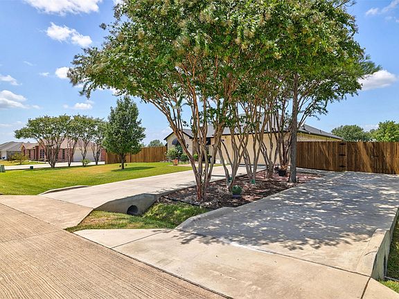 2nd image of 107 Cottonwood Dr