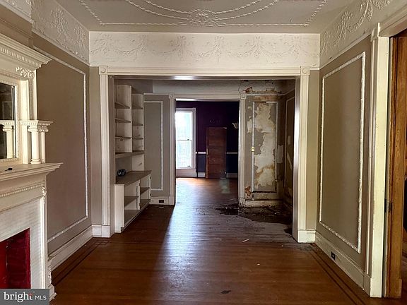 4th image of 2721 N Calvert St
