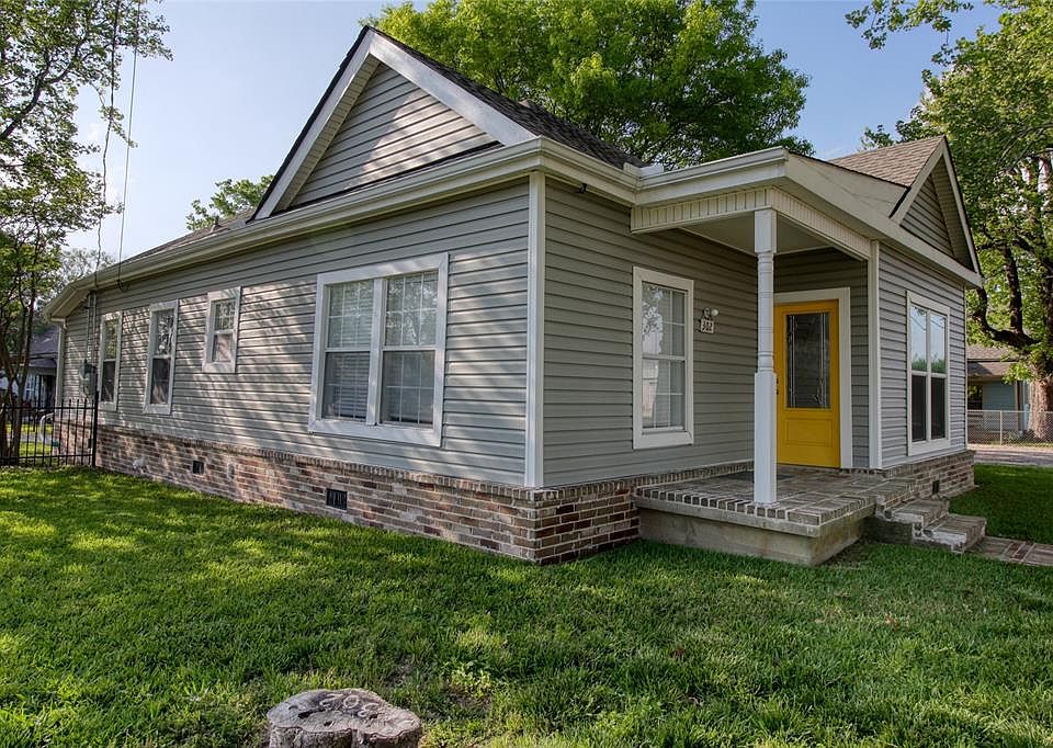 1st image of 302 N Louisiana Dr