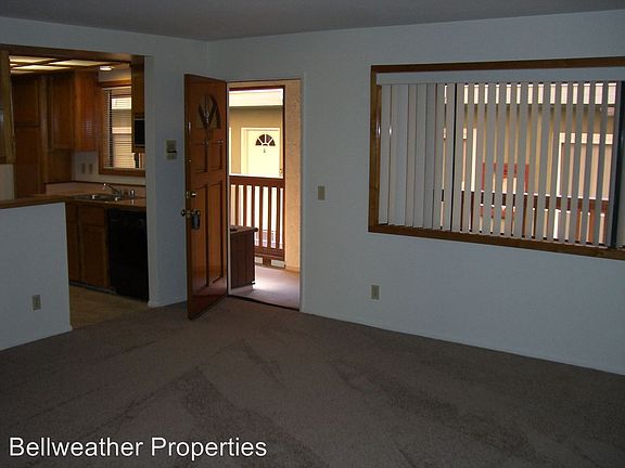 3rd image of 261 Temple Ave APT 205