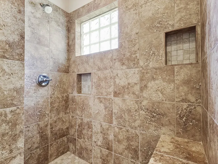 8210 Roy Ln — Photo 17