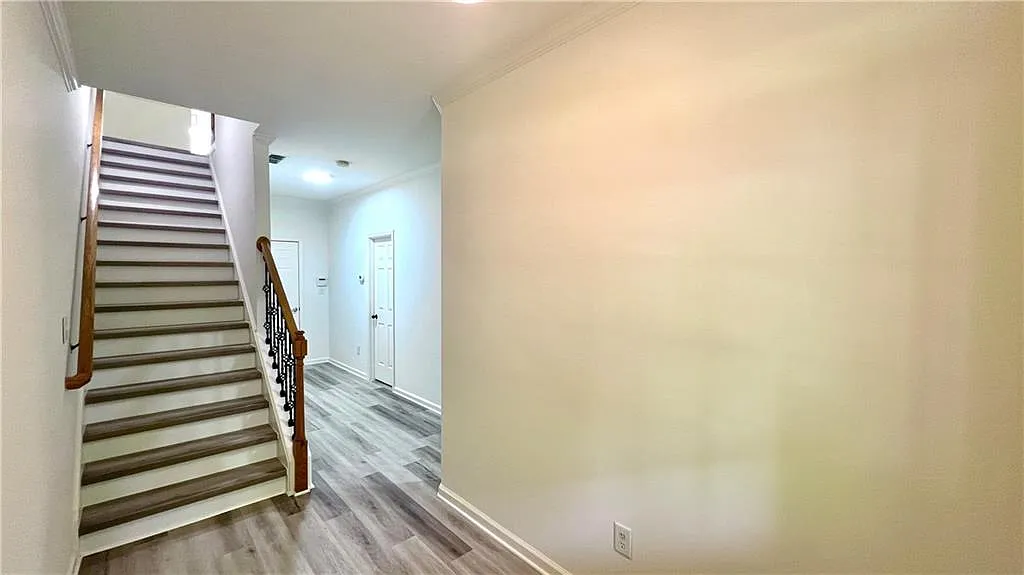 3 bed, 3.5 bath, 2196 sqft, $2,500 — Photo 4