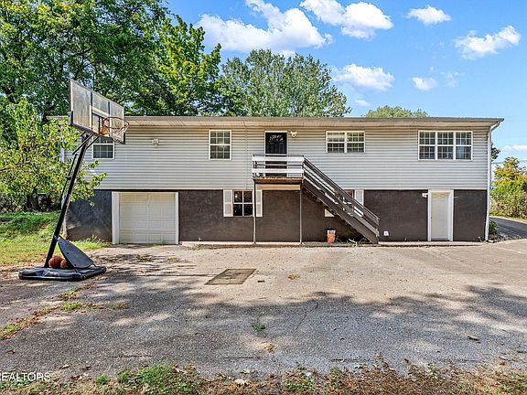 3rd image of 3810 Buffat Mill Rd