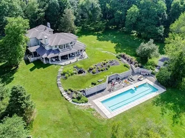 318 Grange Hall Rd, Beavercreek, OH 45430