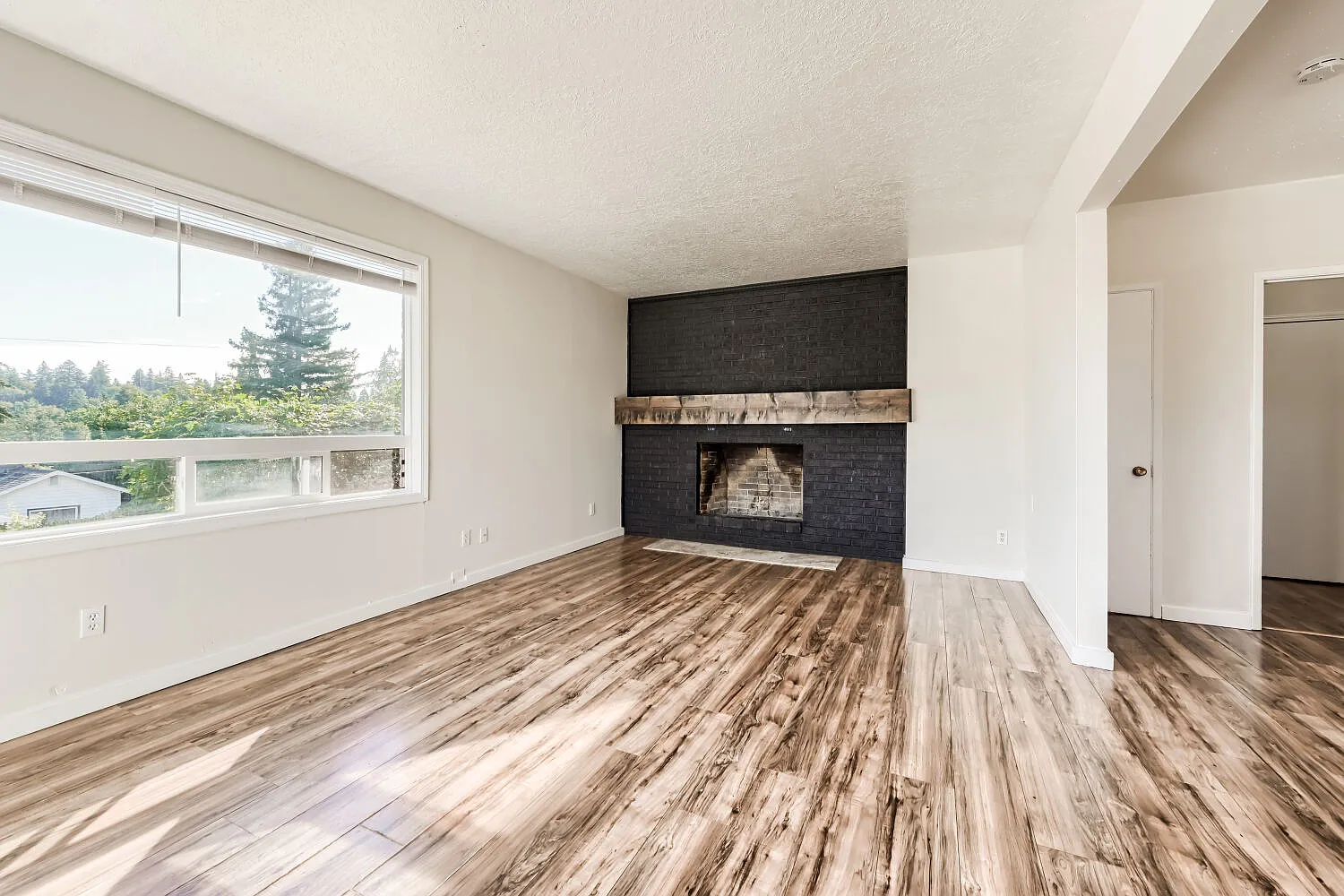 2 bed, 700 sqft, $1,725 — Photo 3