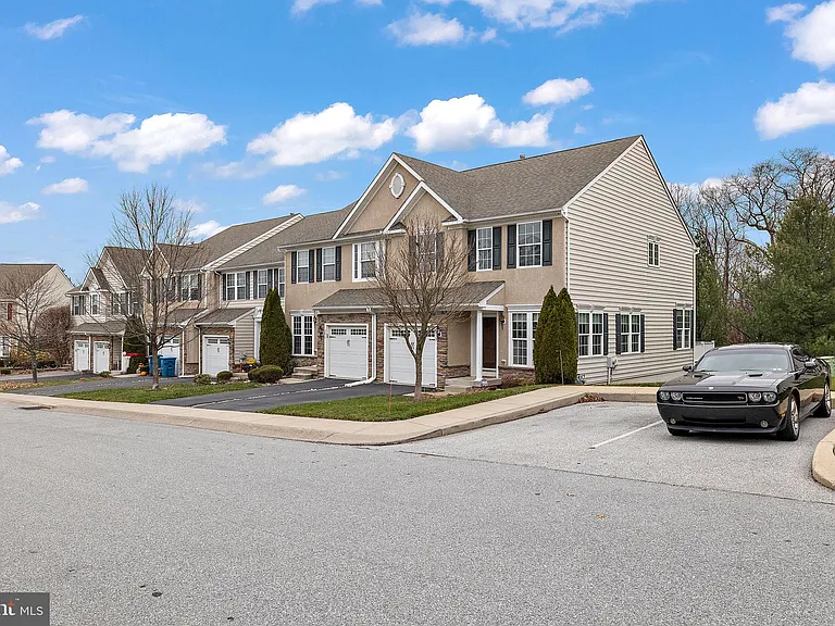 253 Tall Trees Cir — Photo 1