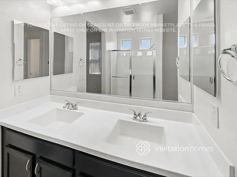 1636 N 209th Ave — Photo 12