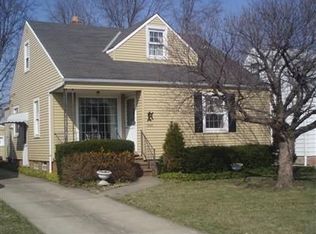 3302 Park Dr, Parma, OH
