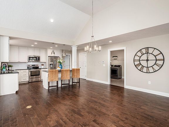5th image of 90 Glen Mawr Cir