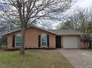 1921 Varsity Dr, Grand Prairie, TX 75051