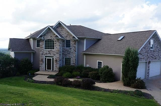 1st image of 3 Iroquois Way