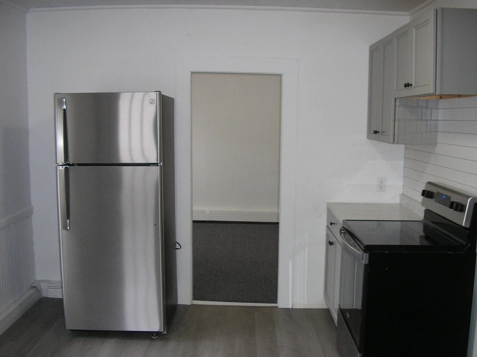 2 bed, 560 sqft, $1,800 — Photo 2