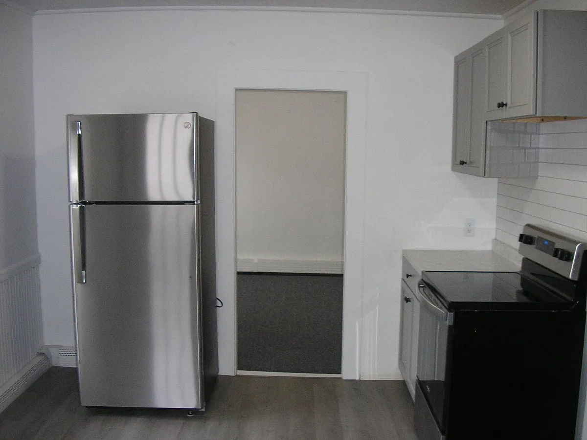 Building Photo - 16 Beech St #2
