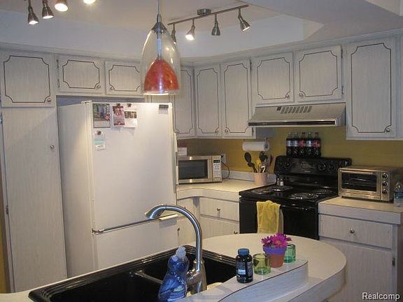 5th image of 2040 Glenshire Ln