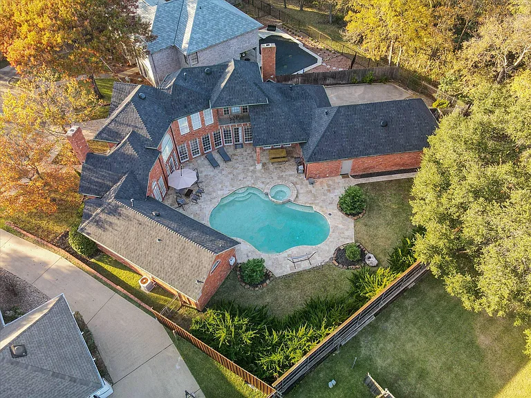 904 Tiffany Ln — Photo 60