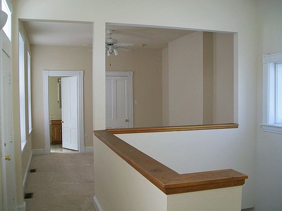 4th image of 2510 E Marshall St