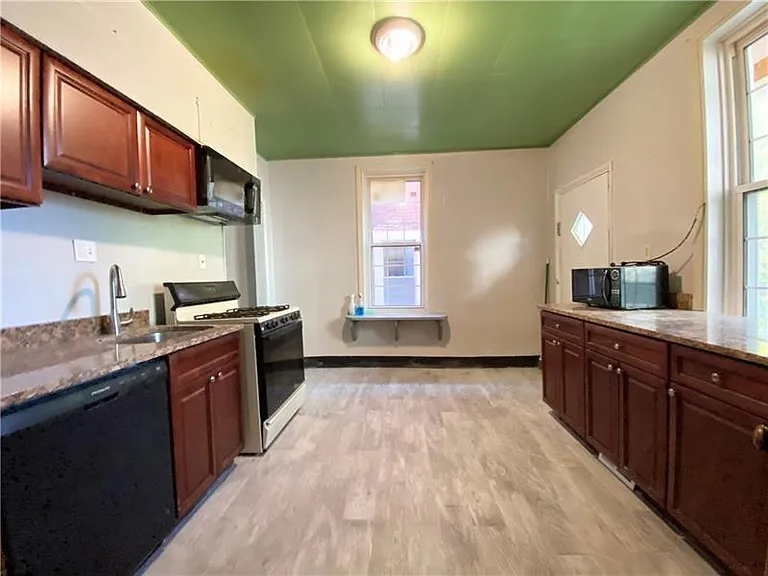 3209 Joe Hammer Sq — Photo 11