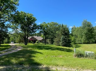 850 Walnut Glen Ct, Oakland, MI 48363