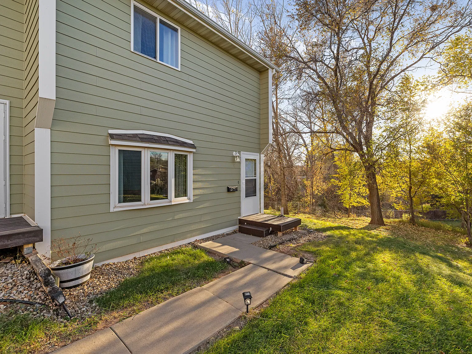 2 bed, 800 sqft, $1,375 — Photo 1