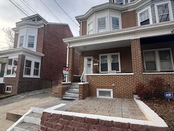 2nd image of 206 Dayton St