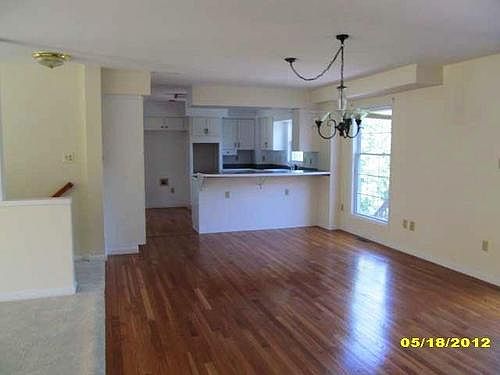 4th image of 3601 Larson Oaks Dr