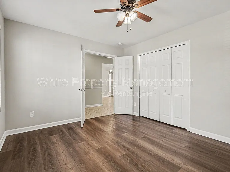 1820 Meadow Crossing Dr — Photo 15