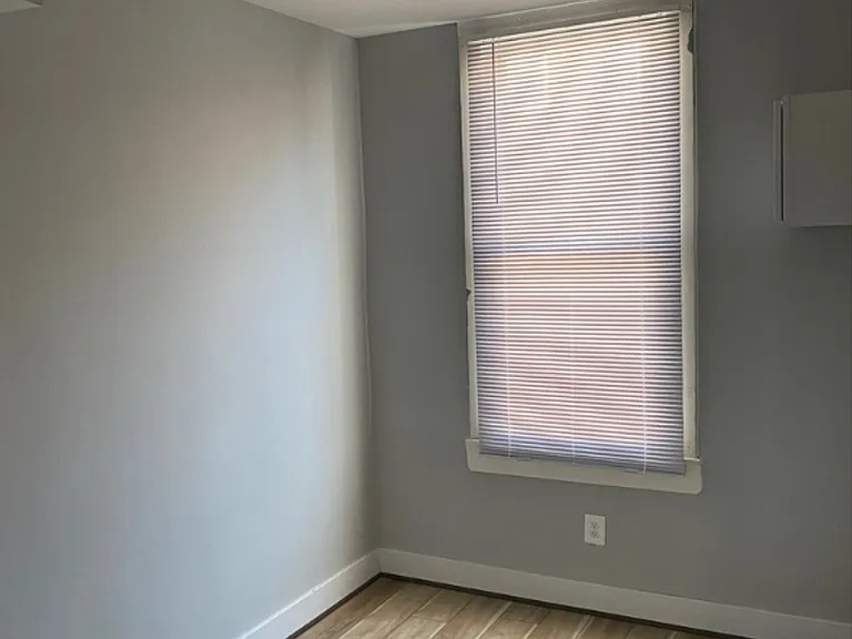 1255 Sargeant St — Photo 5