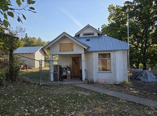 702 Idaho St, Deary, ID 83823