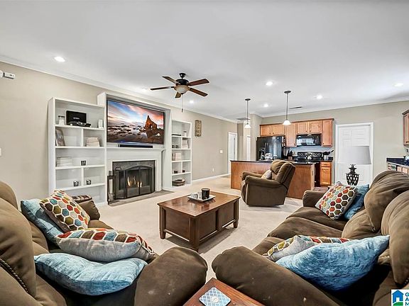 4th image of 435 Holland Lakes Dr N