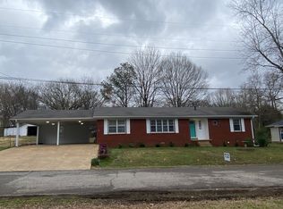 Maple St, Huntingdon, TN 38344