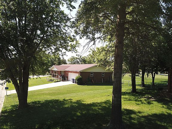 5th image of 801 Thomas Ave