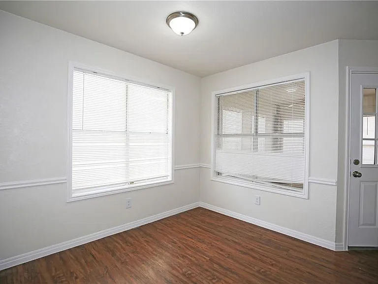 2308 Sycamore Trl — Photo 10