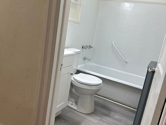5th image of 5232 Pennsgrove St