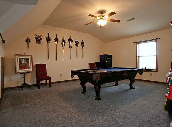 Large Bonus room with fan