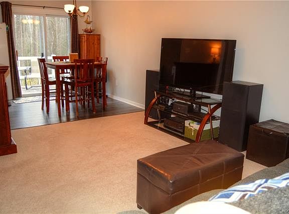 3rd image of 3313 Summerbrooke Dr