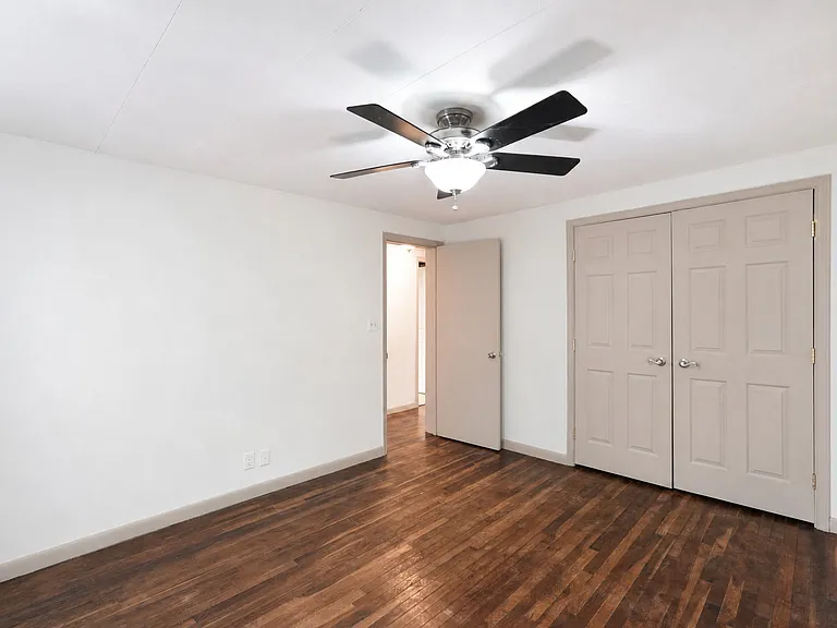 1042 Floral Ct — Photo 25