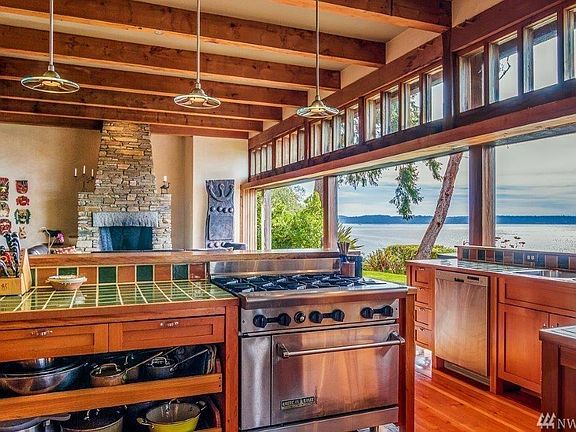 Abundant sun and sea from the kitchen